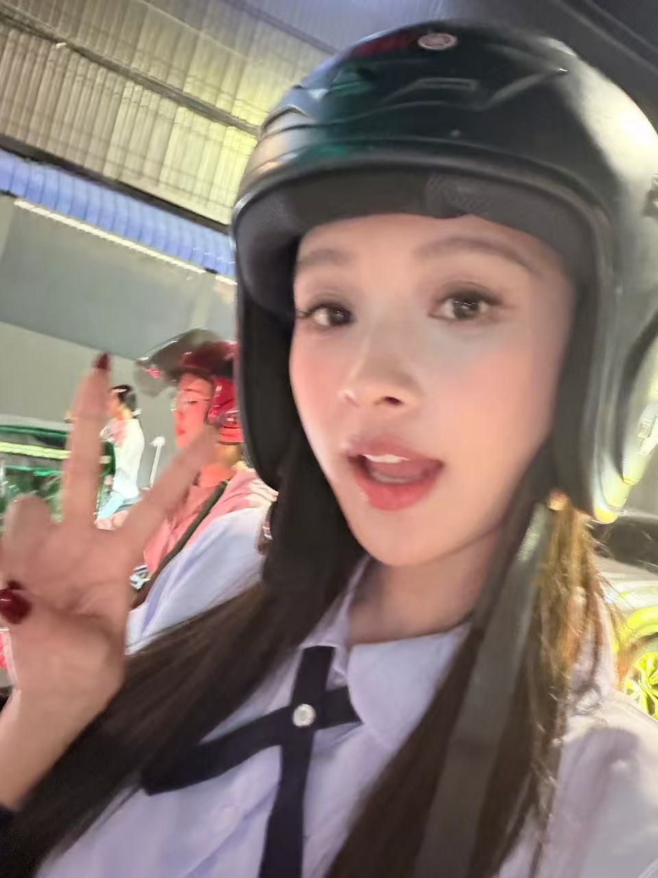 孙怡工作人员调侃其跳舞像捡钱