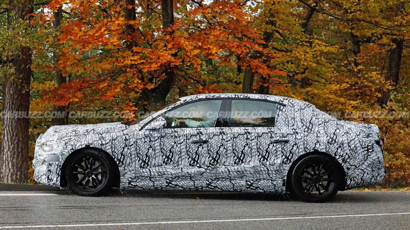 奔驰E级纯电版路测图曝光，续航或超800公里