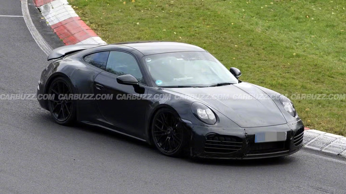 保时捷911 Turbo Touring纽北测试图曝光，701马力西装暴徒亮相