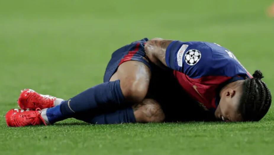 巴萨称拉菲尼亚因金球奖落选情绪受伤，压力或致其伤病