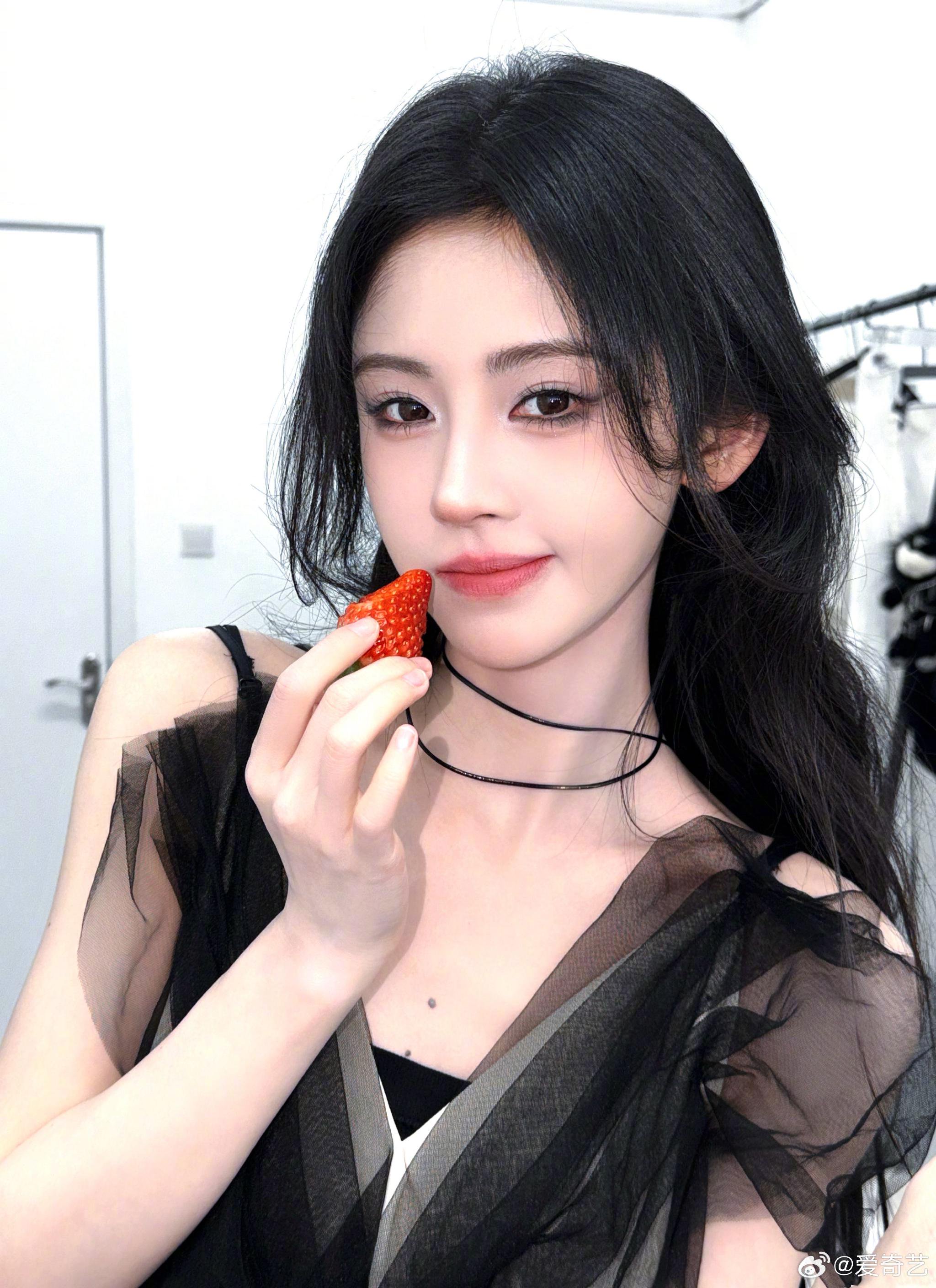 鞠婧祎早安问候甜度超标