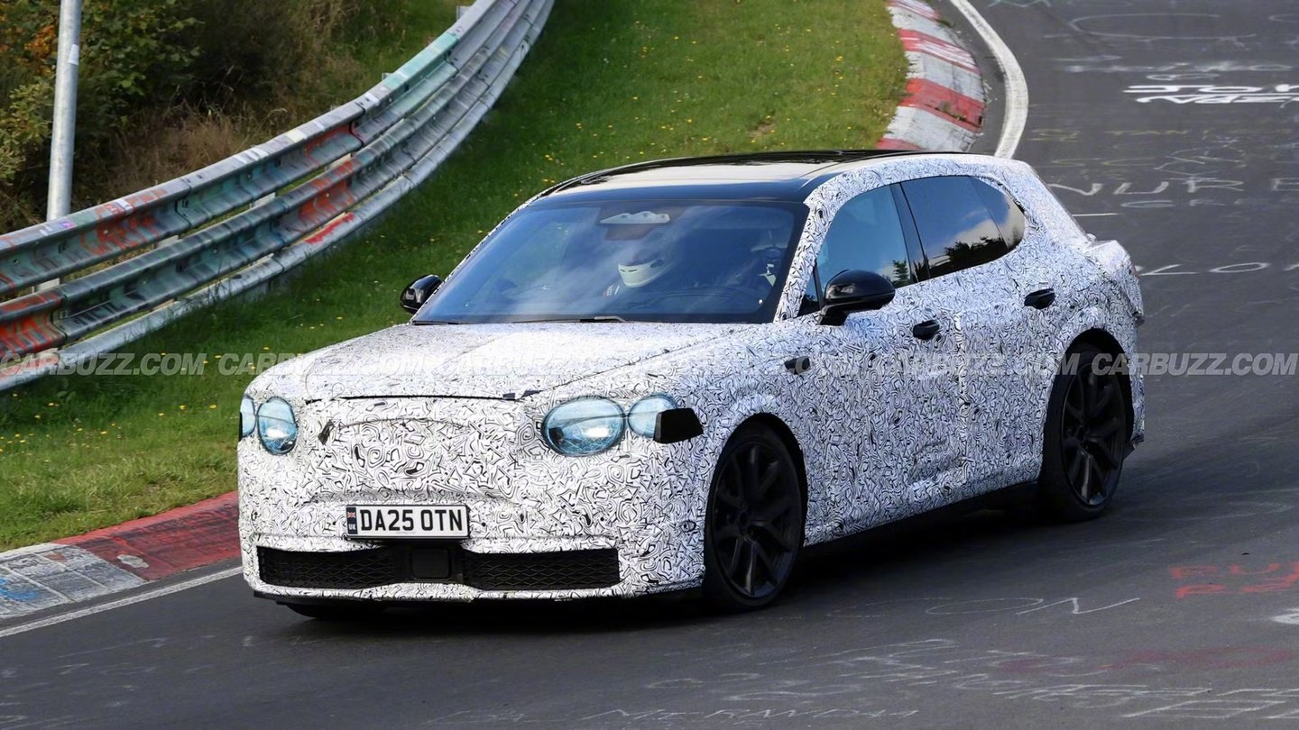 宾利首款纯电SUV路测曝光，续航560公里马力近千匹