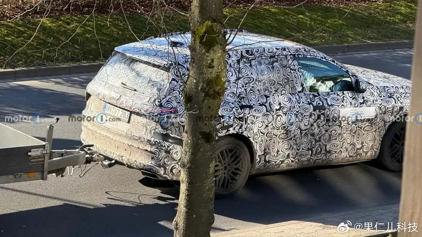 奥迪Q9旗舰SUV路试谍照曝光，预计今年发布