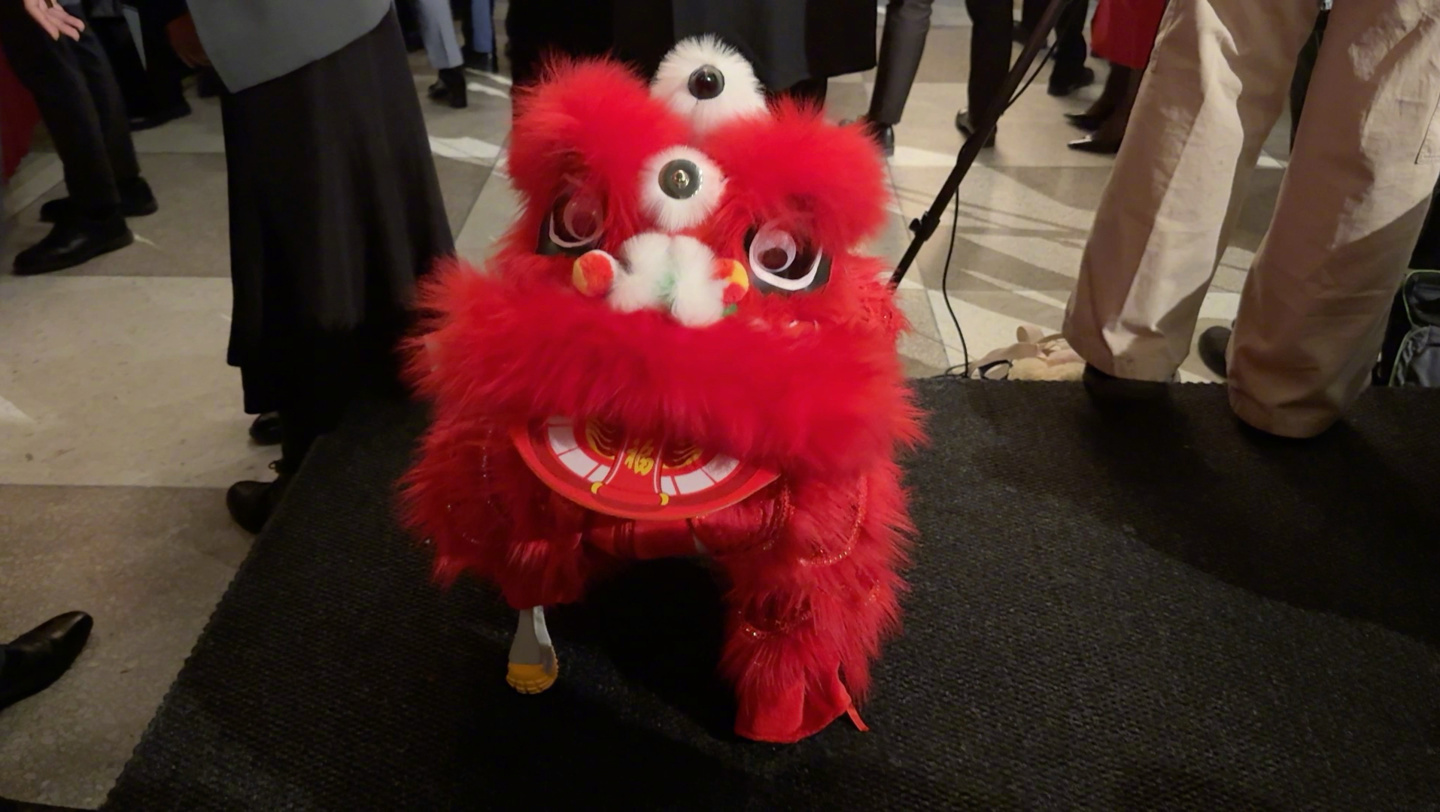 马年春晚走进联合国，机器人表演《醒狮》《哪吒》