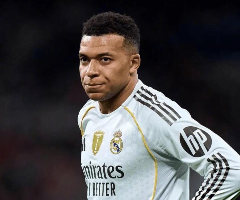 姆巴佩腿部不适缺席皇马战曼城，卡马文加亦缺训