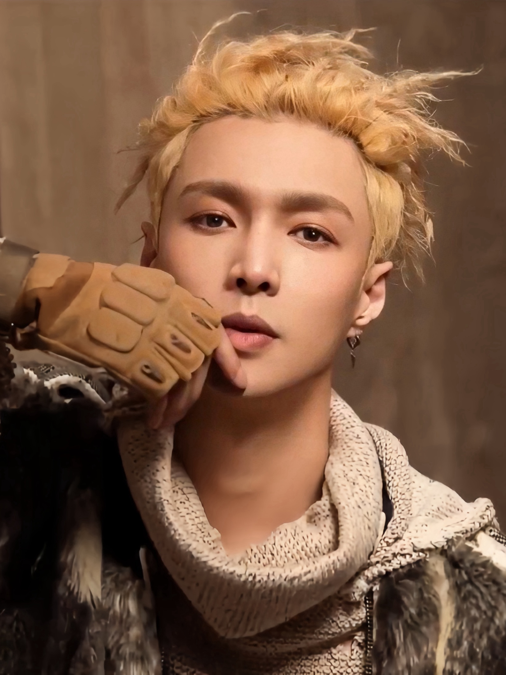 张艺兴主演电影《不说话的爱》获微博网友年度喜爱