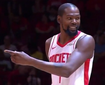 阿杜模仿甄子丹经典表情包引热议