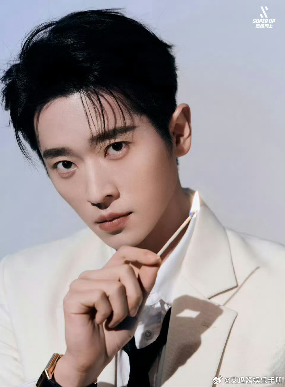 丞磊星光大赏坐第三排获第二排奖项