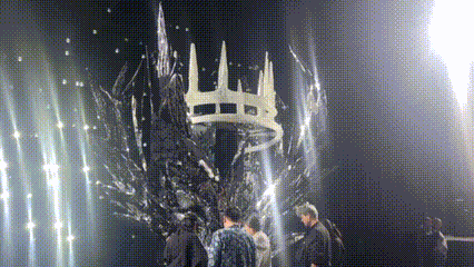 李宇春驾水晶王冠战车亮相江苏卫视跨年