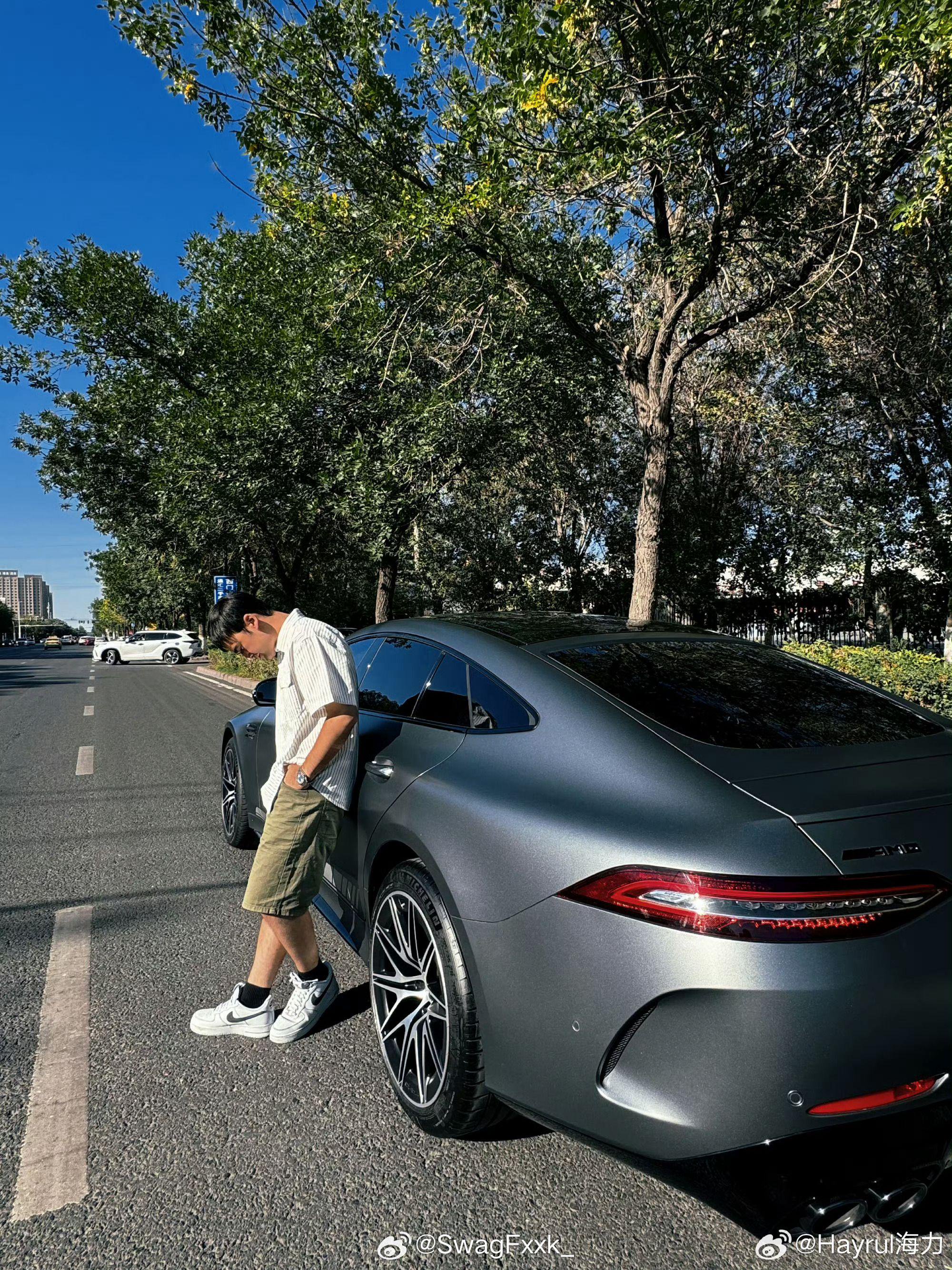 马王海力婚后购入奔驰AMG