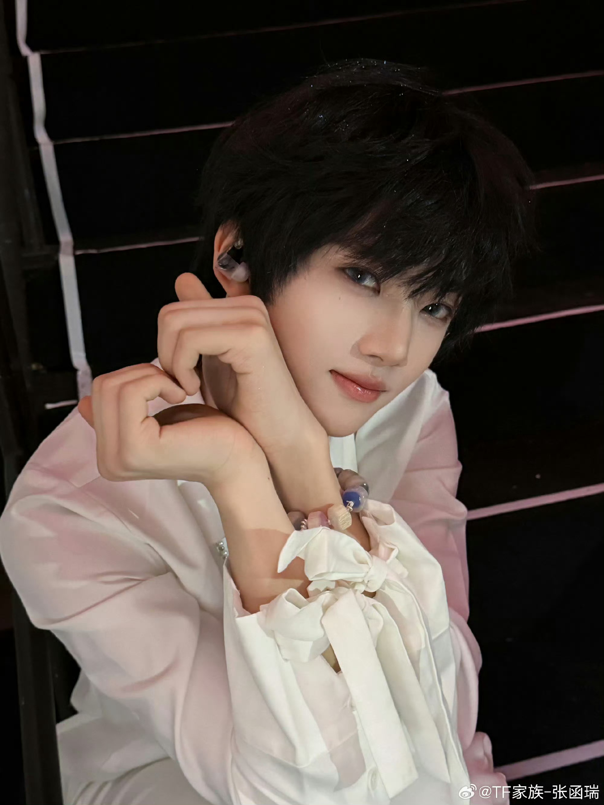 浙江卫视官博关注TF四代成员，合作引期待