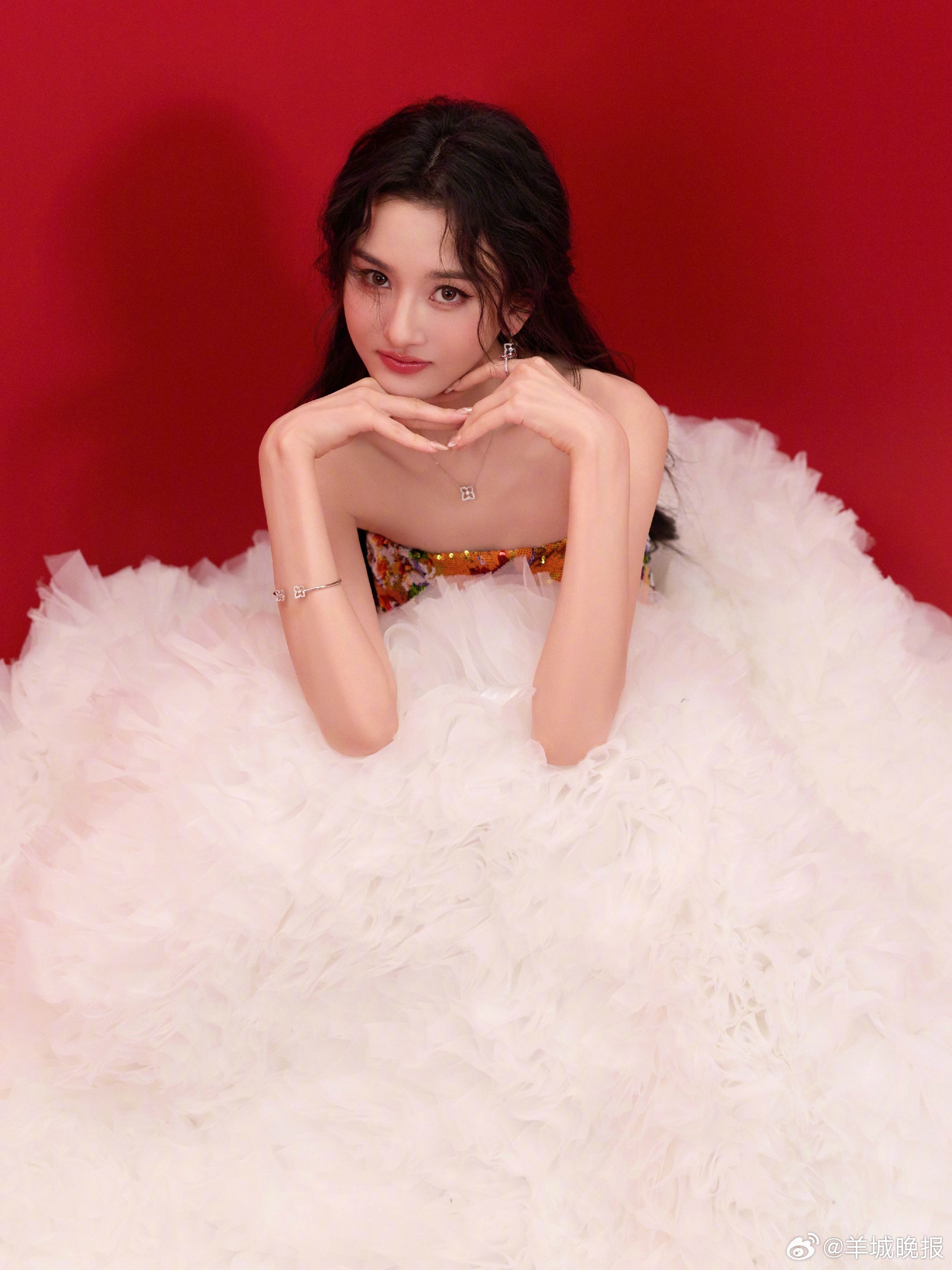 宋祖儿新春发文送祝福，愿年年万事顺遂