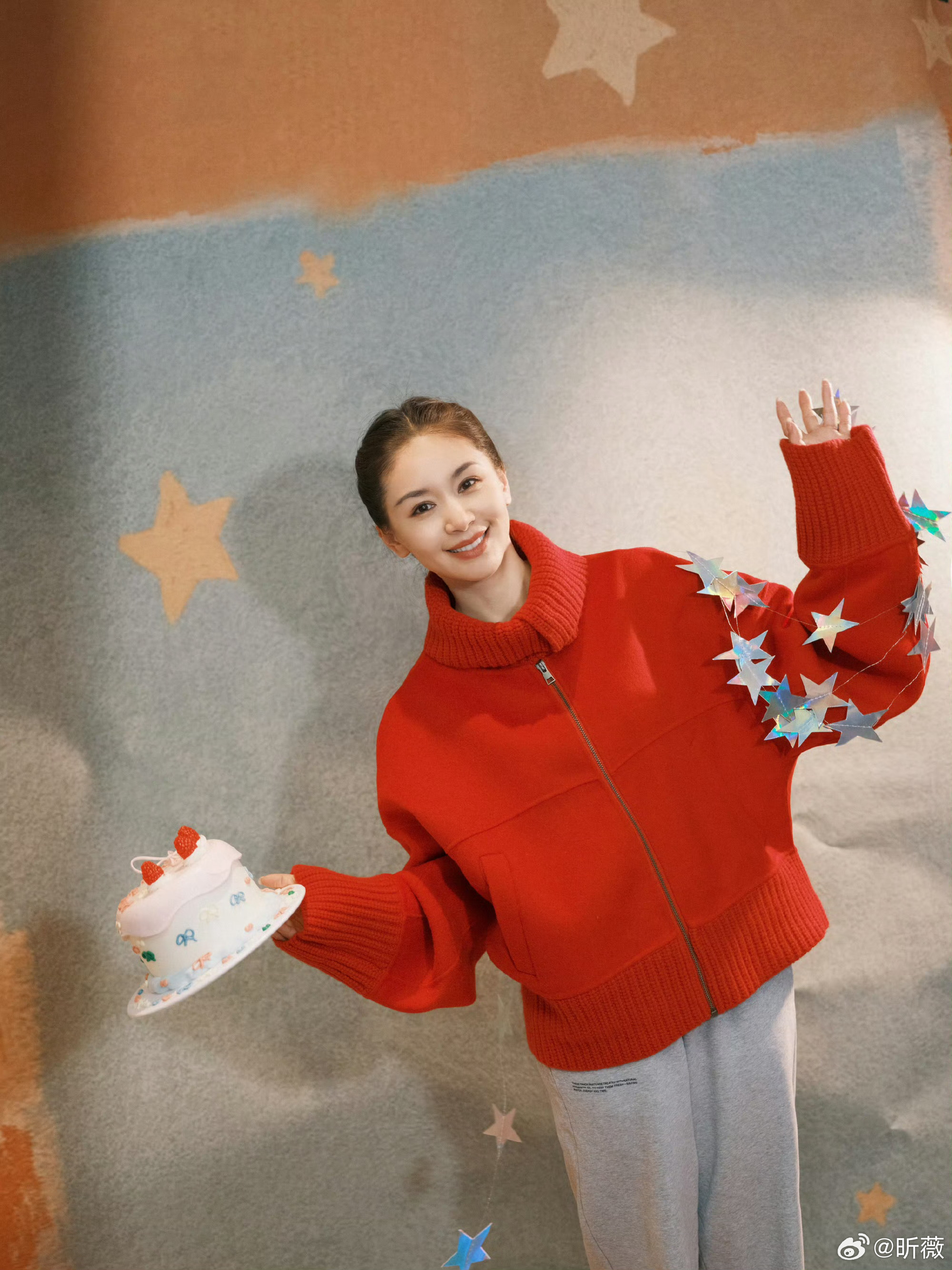 王子文生日，粉丝祝福保持热爱与光芒