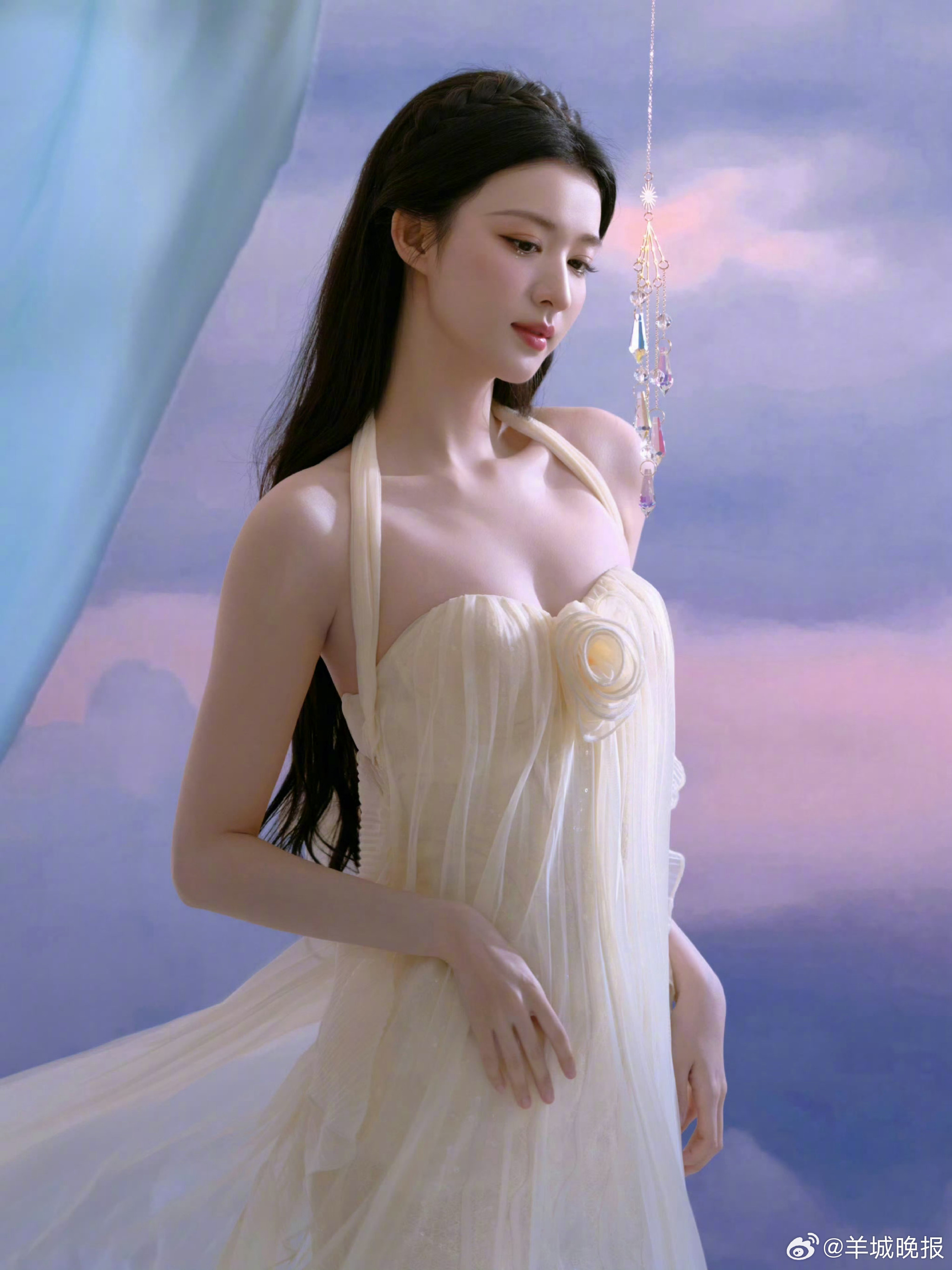 王楚然白鹿赵丽颖等女星白色礼服造型惊艳