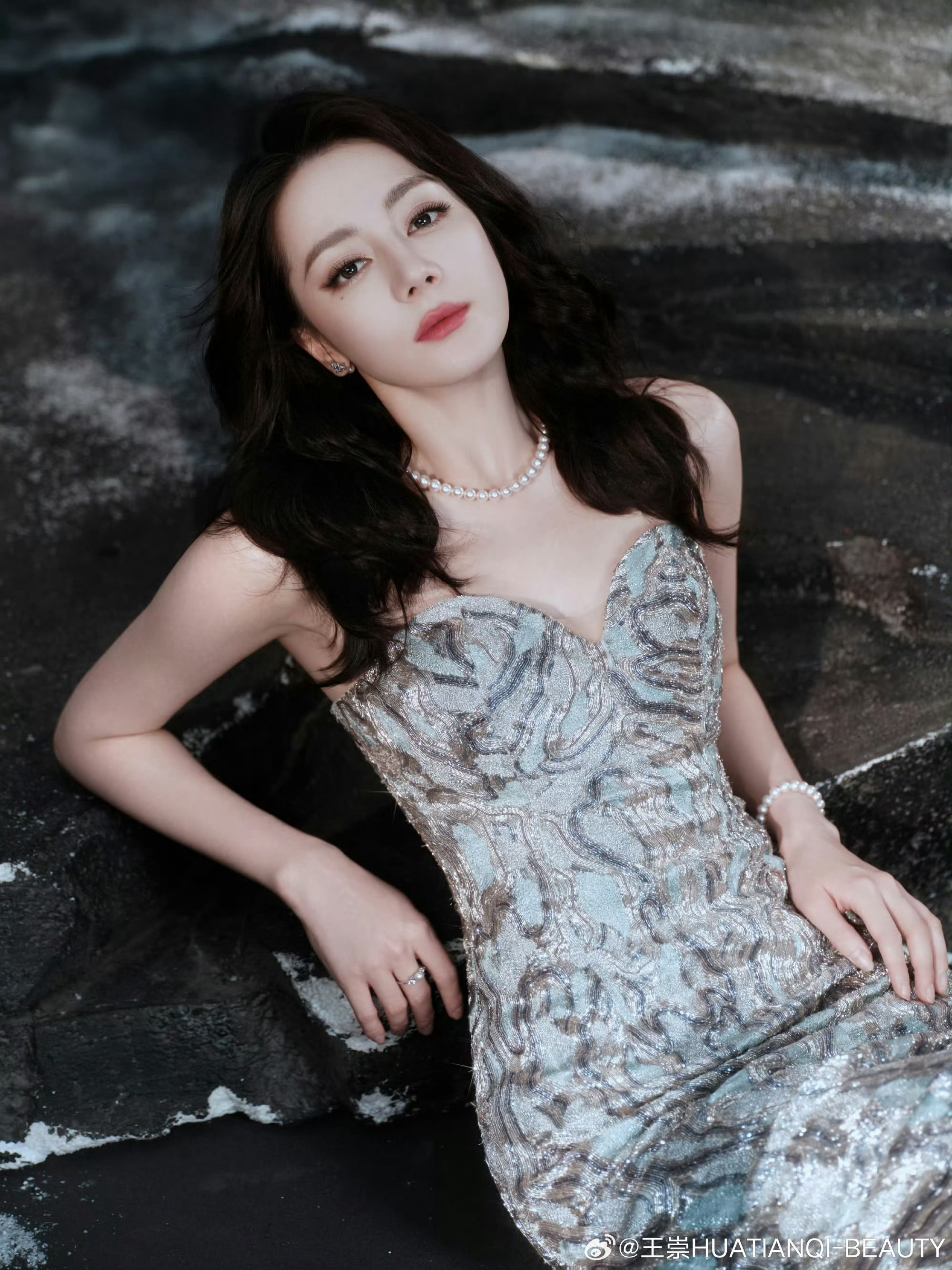 迪丽热巴深海美人鱼造型引关注