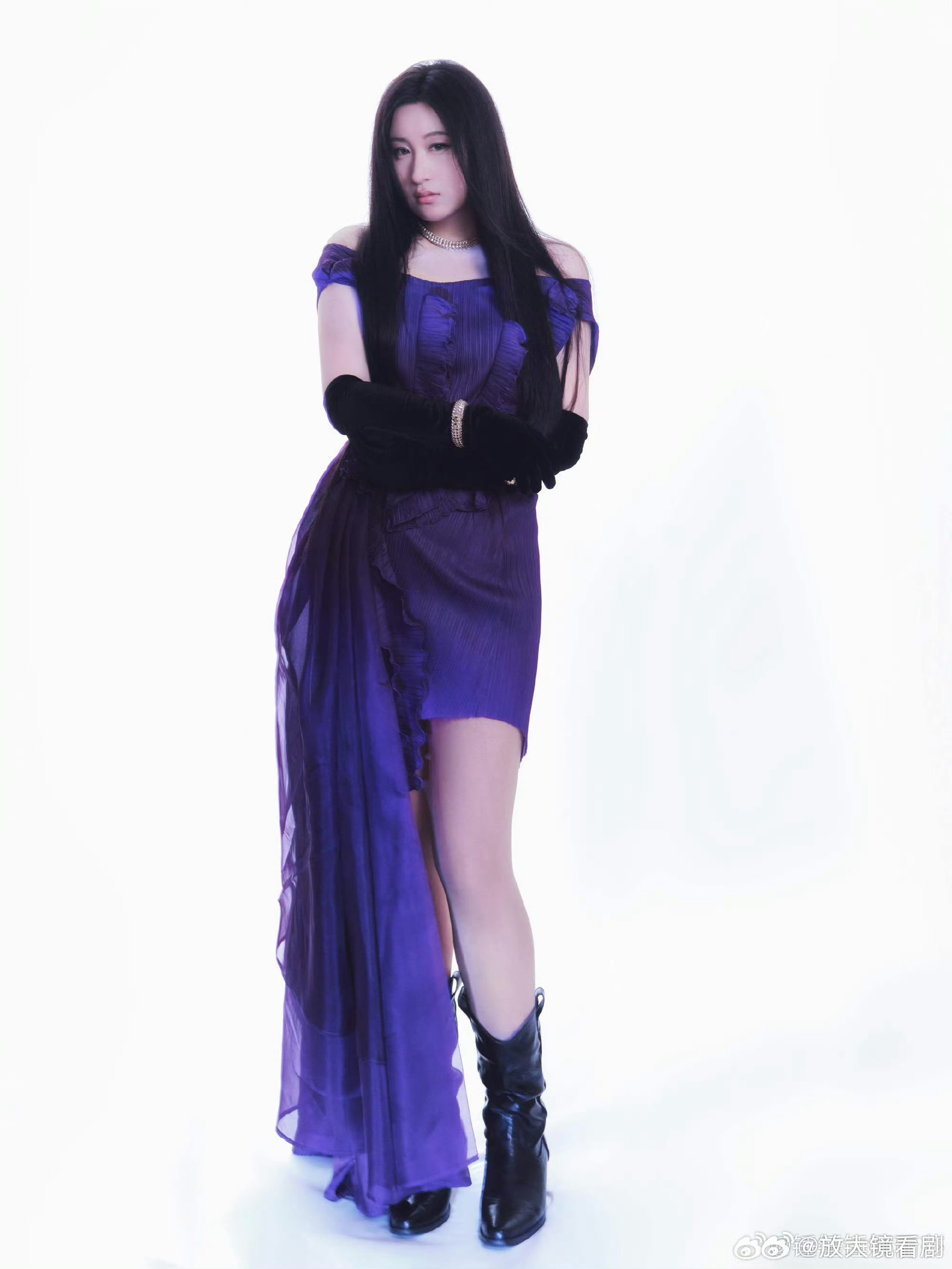 尤长靖锤娜丽莎同台献唱经典曲目，欢快旋律点燃全场