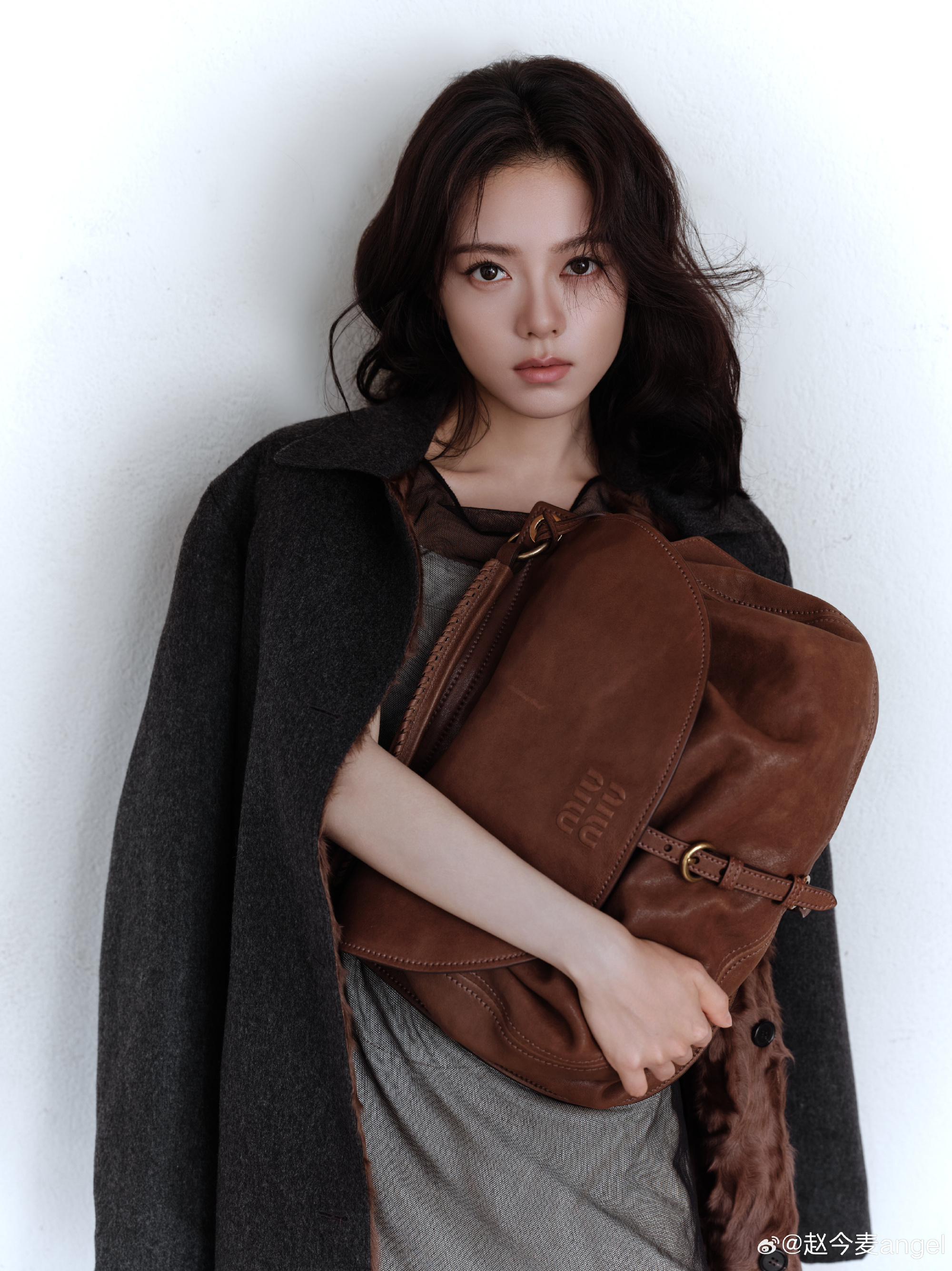 赵今麦MIUMIU秋冬复古棕调大片美出新高度