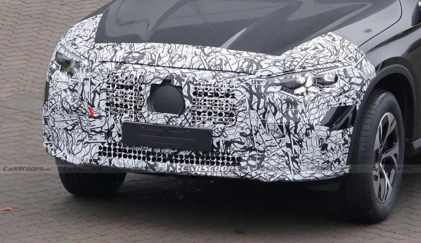 2027款奔驰GLC燃油版改款曝光，换装巨型格栅