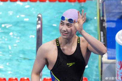 张雨霏全运会50米蝶泳夺冠