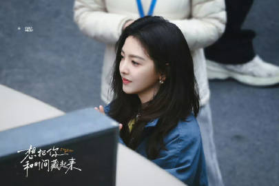 章若楠王安宇新剧开机出妆