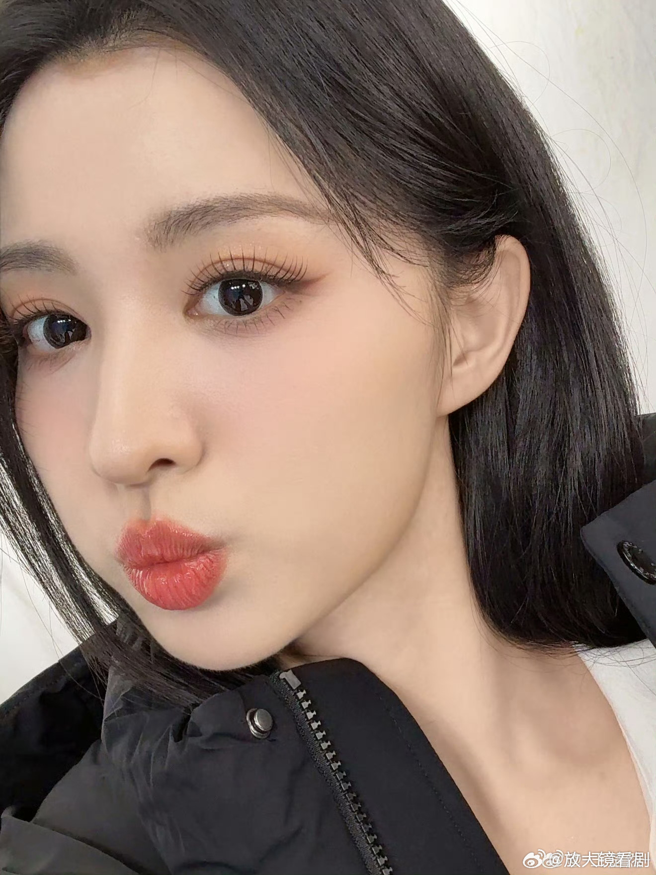 王楚然晒自拍祝粉丝小年快乐