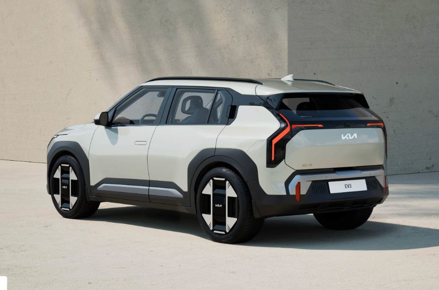 多家日韩车企在美发布纯电新车，起亚推EV3、斯巴鲁推7座SUV