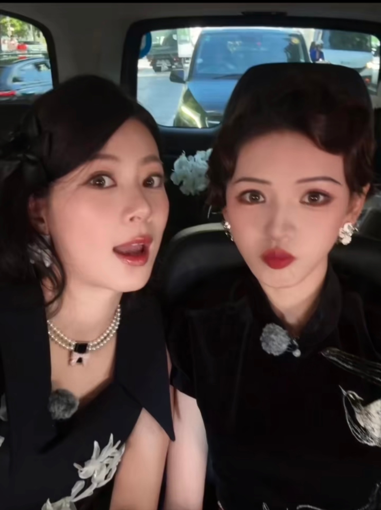 张予曦赵昭仪官宣2026青春芒果夜，合伙人姐妹花合体