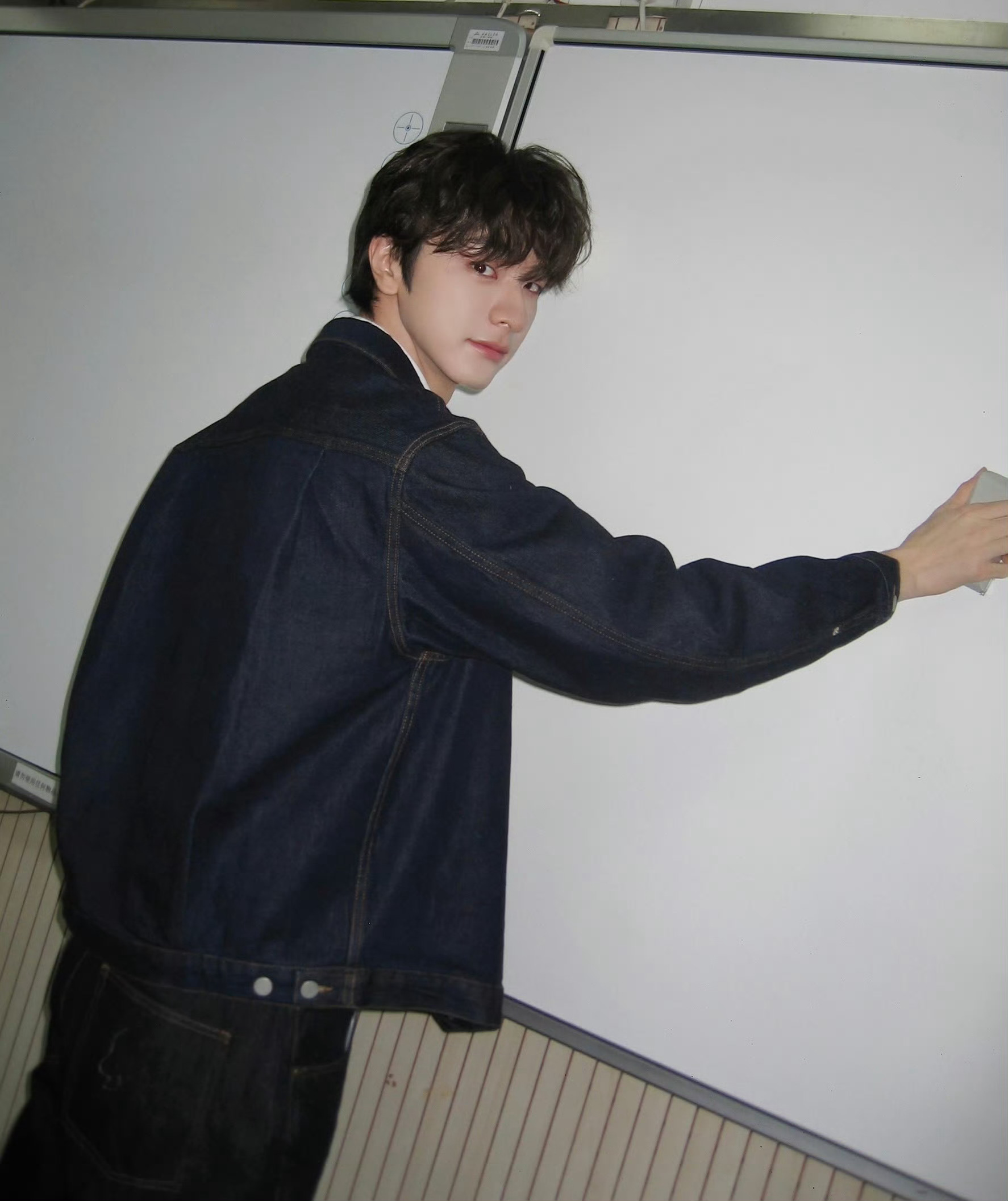 林一晒阿禅九宫格照官宣新剧