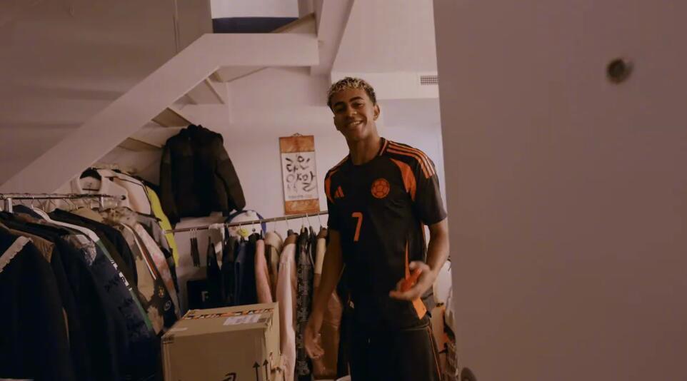 亚马尔凌晨觅食成趣？深夜饼干怪癖如何影响这位巴萨天才的情感与私密生活