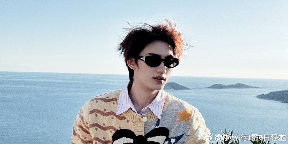 丁程鑫周柯宇同岁，节目中当上哥哥