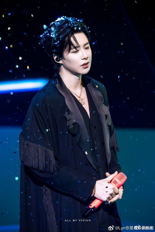 周深刘宇宁合唱大鱼，喊话先降身高