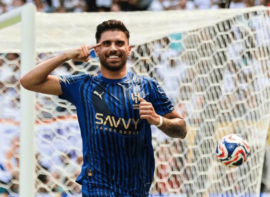 核心B费伤缺一个月，曼联的中场重构会转向昔日狼队节拍器内维斯吗？