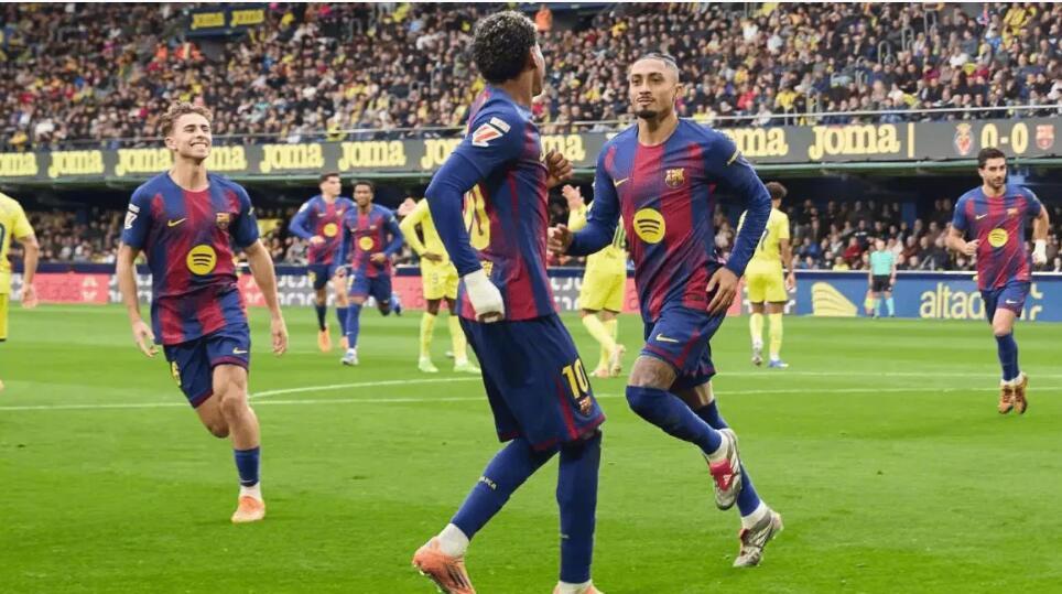 当巴萨青年才俊陷入‘优雅’陷阱，拉菲尼亚的领袖气质如何成为球队的精神锚点？