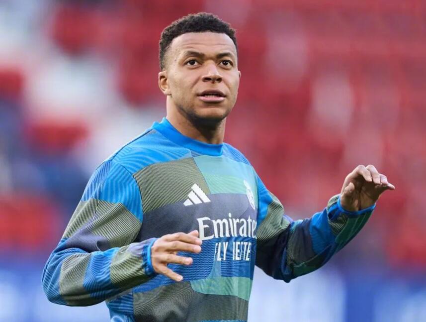 姆巴佩左膝伤情存疑，团队与皇马复出时间表分歧