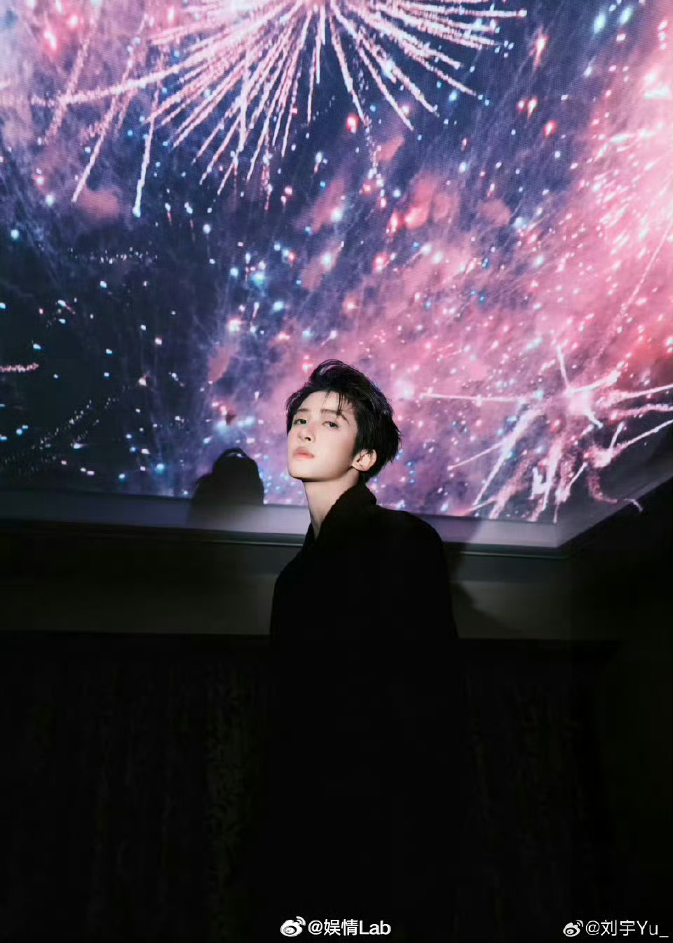 刘宇孟子义等明星烟花大片曝光