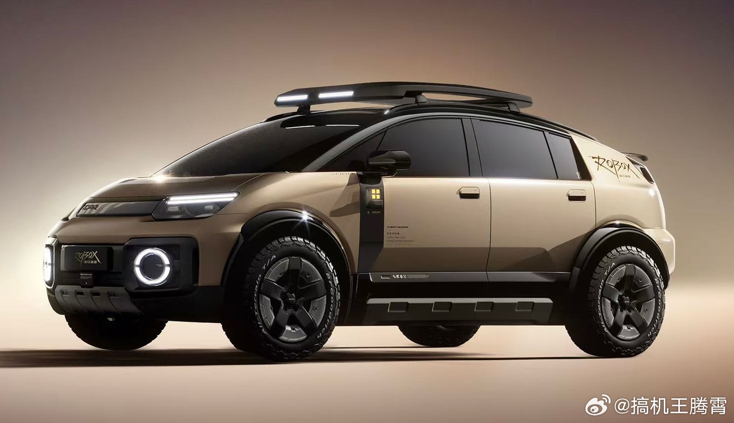 iCAR北京车展首发ROBOX概念车，兼容锂电固态电池