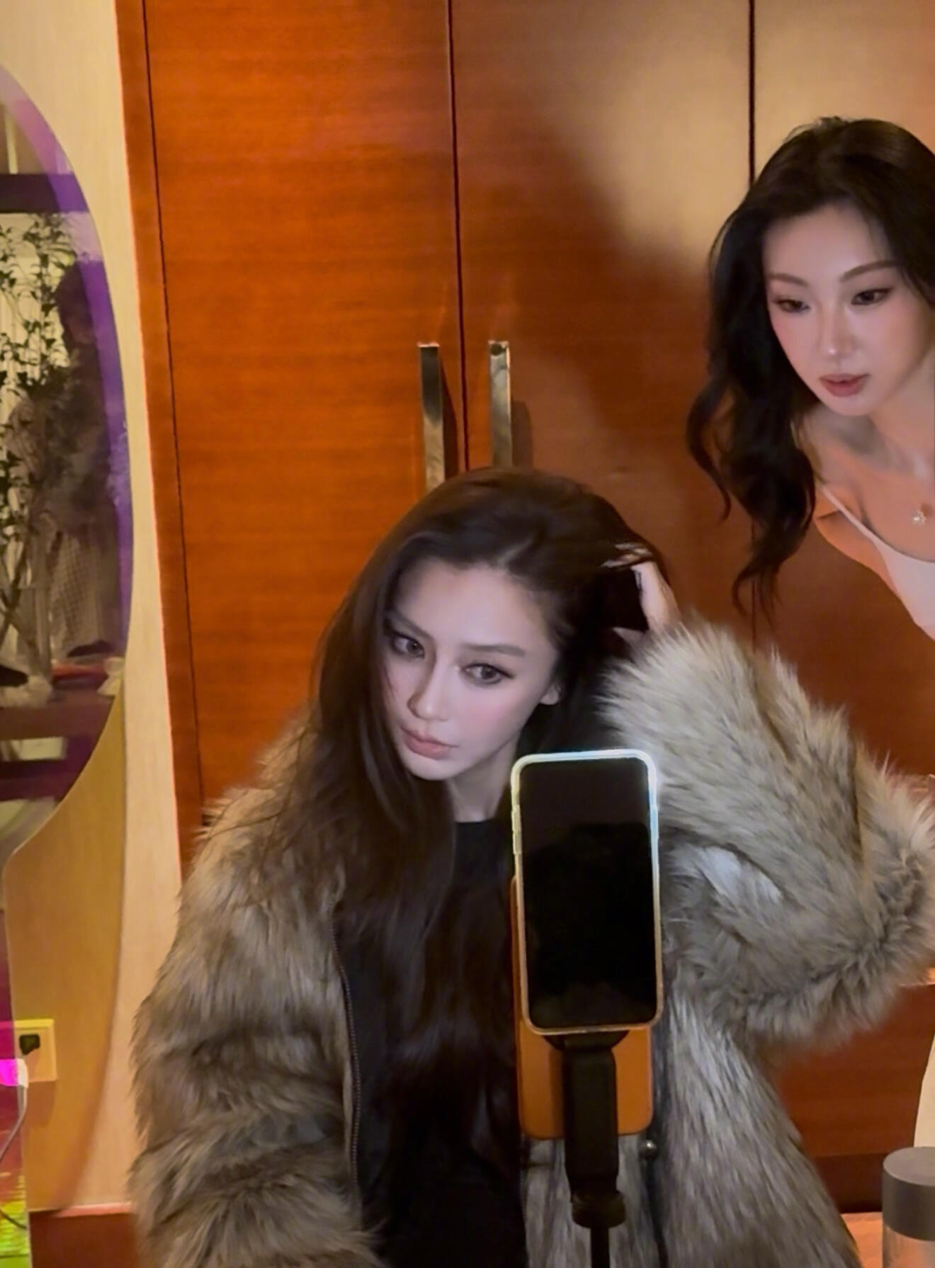 Angelababy携ccd亮相造型惊艳