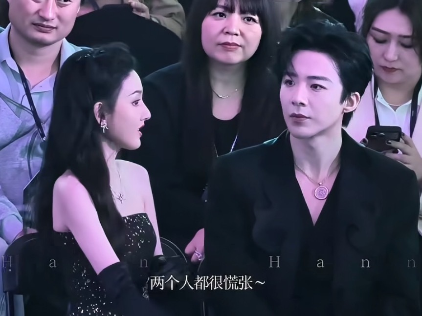 宋祖儿片场为刘宇宁整理头发