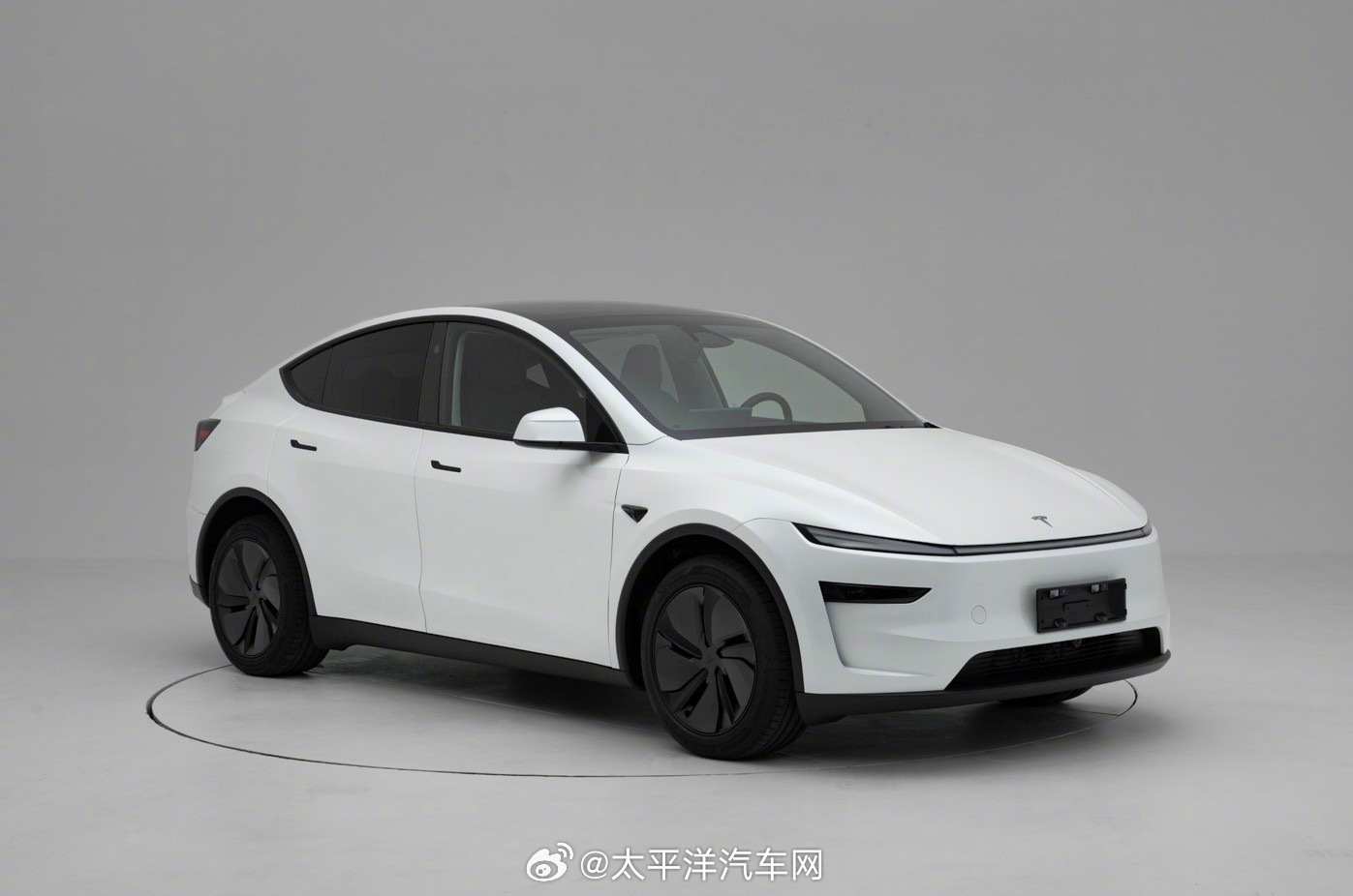 特斯拉Model Y长续航后驱版申报图曝光，续航达800km