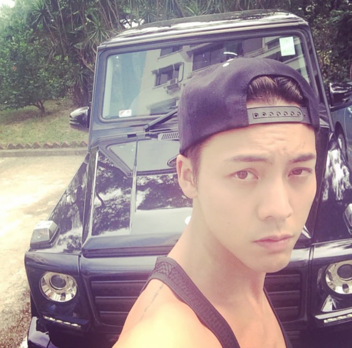 陈伟霆12年前已驾驶奔驰大G