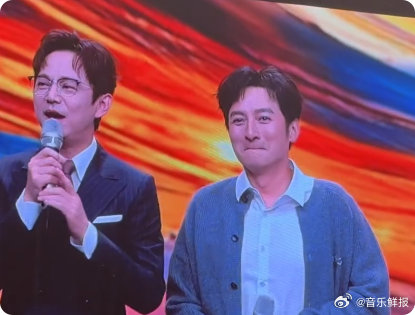 李维嘉何炅重聚相拥落泪