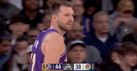 拉拉维亚逗乐东子引关注