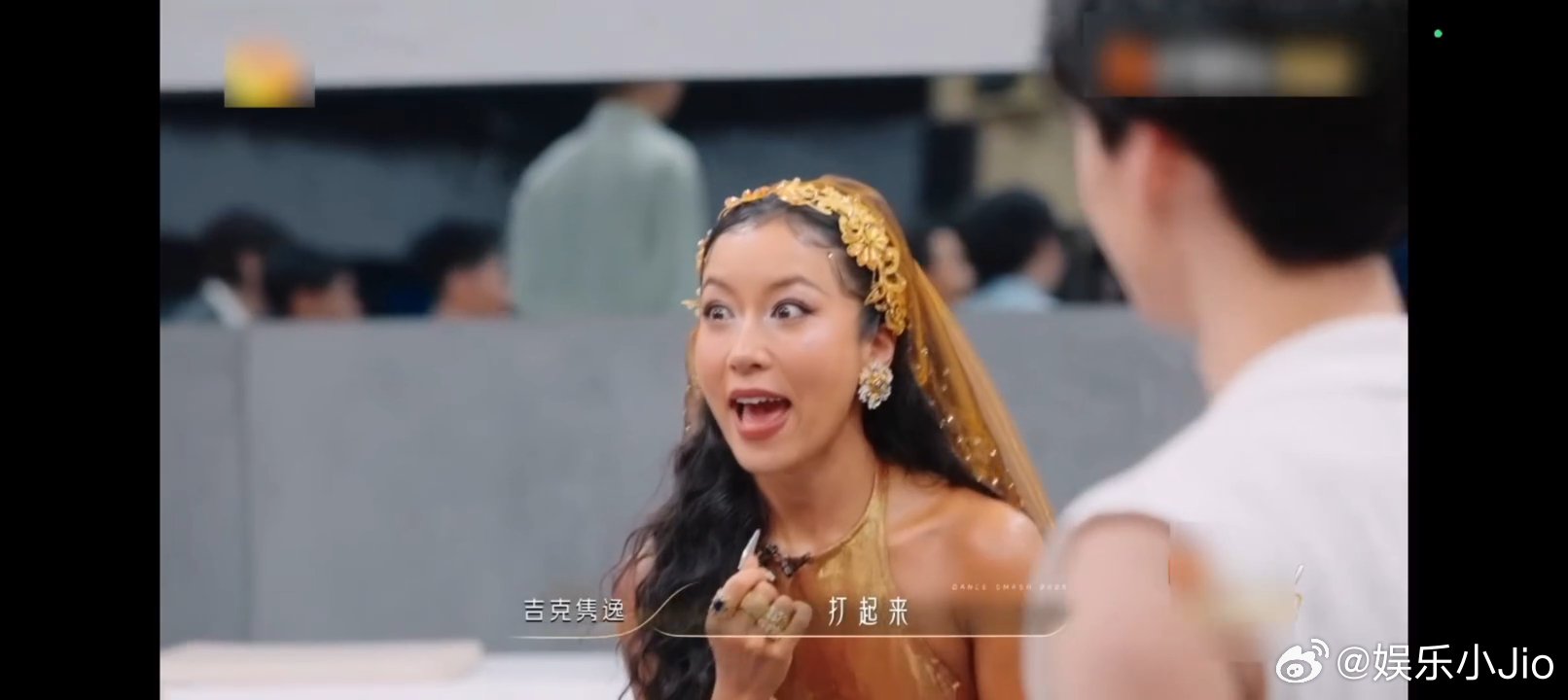 吉克隽逸怂恿开打，尤长靖即兴表演综艺感爆棚