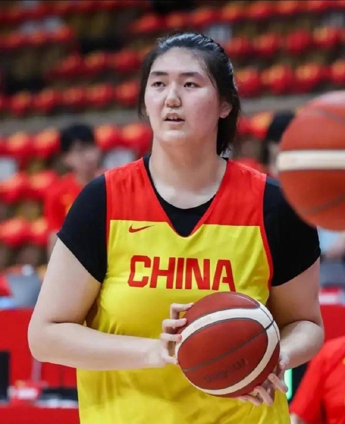 张子宇明年可参选WNBA，27年选秀预测榜眼