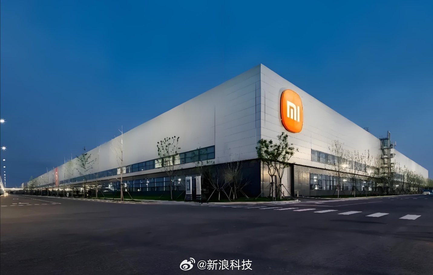 小米汽车发布辅助驾驶保障服务细则，涵盖行车泊车多场景