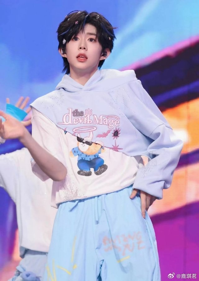 陈奕恒归队TF四代训练，与队友互动磨合