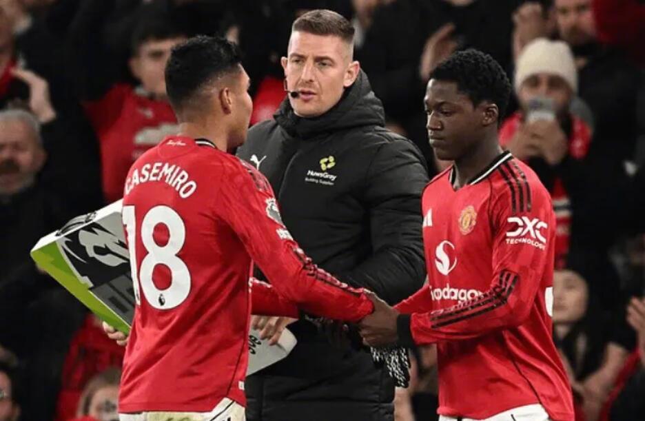 梅努与曼联关系濒临破裂，球员离队将如何影响红魔中场未来格局？