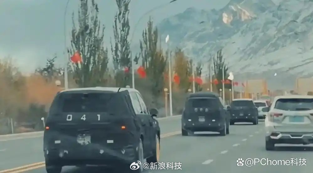 雷军率队新疆测试小米YU9增程混动SUV，路测谍照曝光