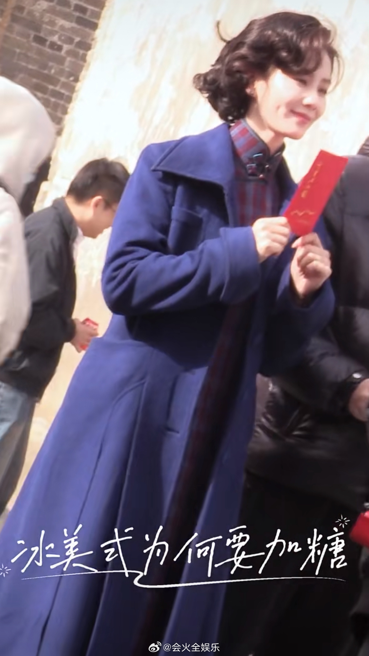 刘诗诗千里江山图短发造型亮相，与关晓彤孙怡同框