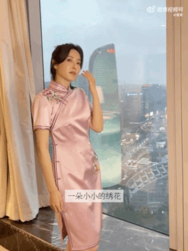 曾黎拜访蜀绣非遗传承人，手作旗袍展东方韵味